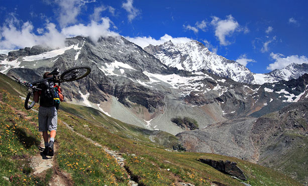 Aufstieg zur Tracuit-H�tte